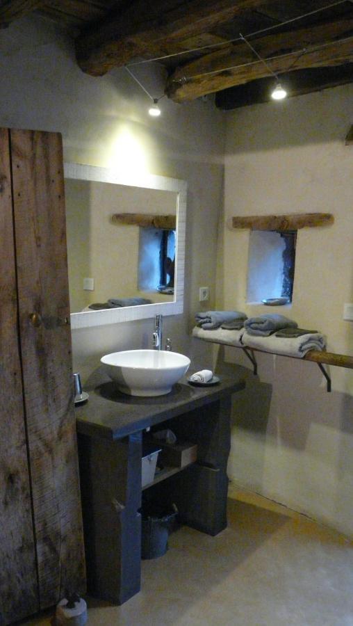 Suites De Campagne Les Eydieux, Petits Dejeuners Inclus Saint-Angel  Eksteriør billede