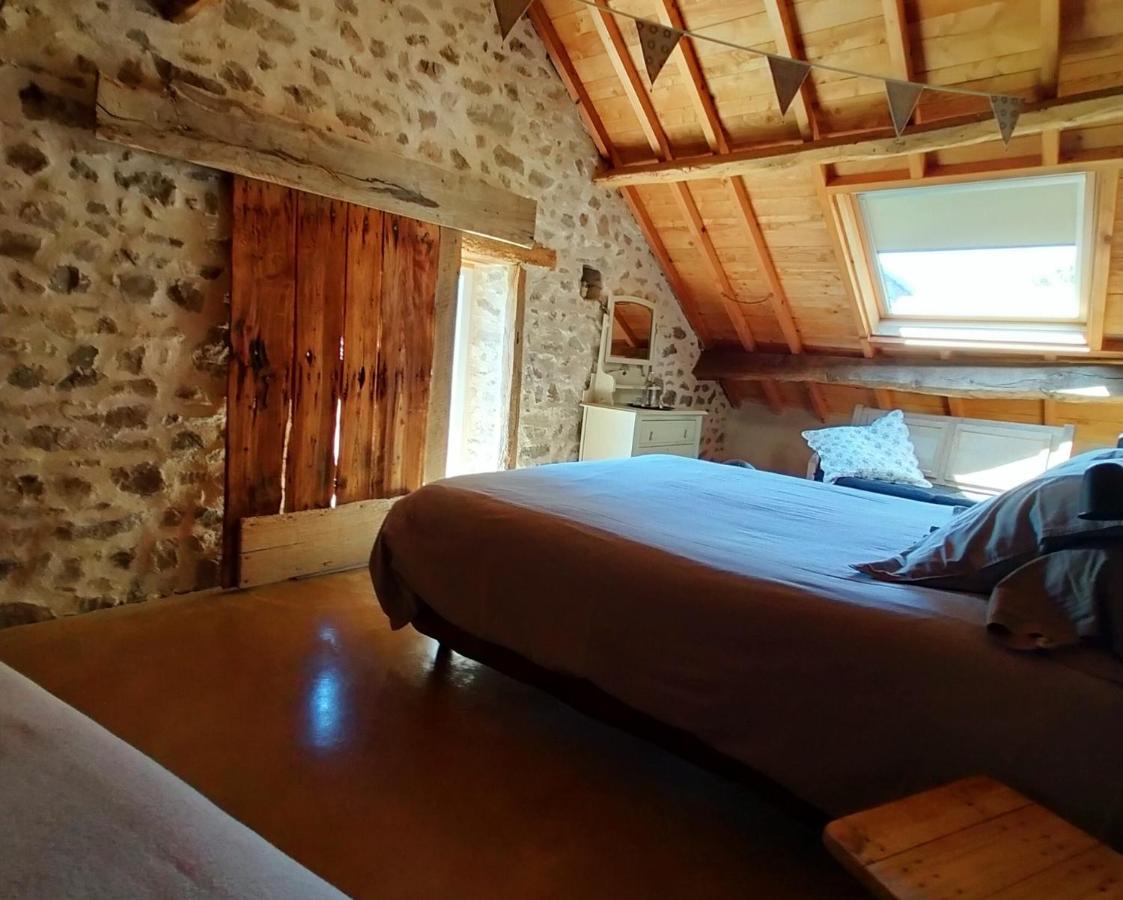 Suites De Campagne Les Eydieux, Petits Dejeuners Inclus Saint-Angel  Eksteriør billede